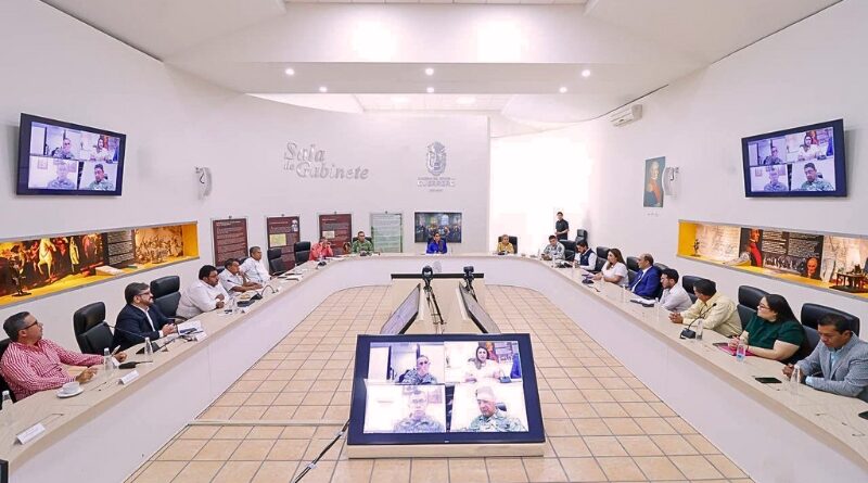 La gobernadora se reúne con autoridades para coordinar esfuerzos y garantizar el tránsito seguro de la población.