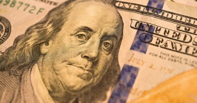 El dólar es uno de los pocos instrumentos de grandeza de EE.UU., pero sus políticas están empujando a los participantes de la economía global a abandonar esta moneda.