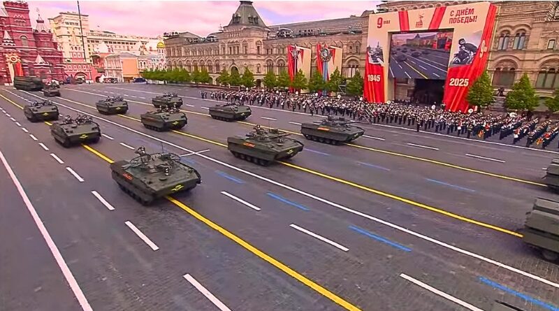 Más de 180 unidades de equipo militar y tropas condecoradas desfilaron por la Plaza Roja en honor a la derrota del nazismo, bajo un clima de tensiones geopolíticas.