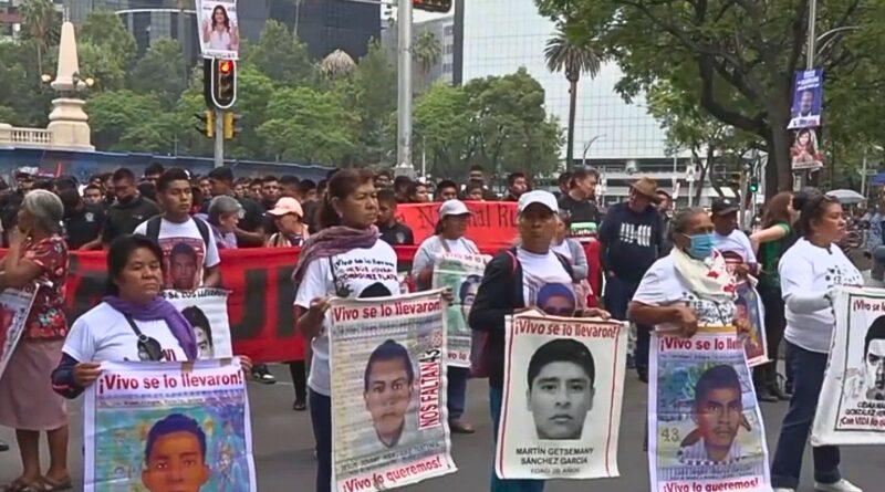 Claudia Sheinbaum confirma la salida de Rosendo Gómez Piedra, fiscal del caso Ayotzinapa, tras presiones de familiares; Mauricio Pazarán asume como interino