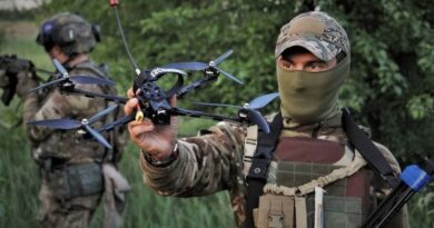 Investigación revela que mexicanos y colombianos, vinculados al crimen organizado, buscan entrenamiento táctico en drones de combate en unidades extranjeras de Ucrania