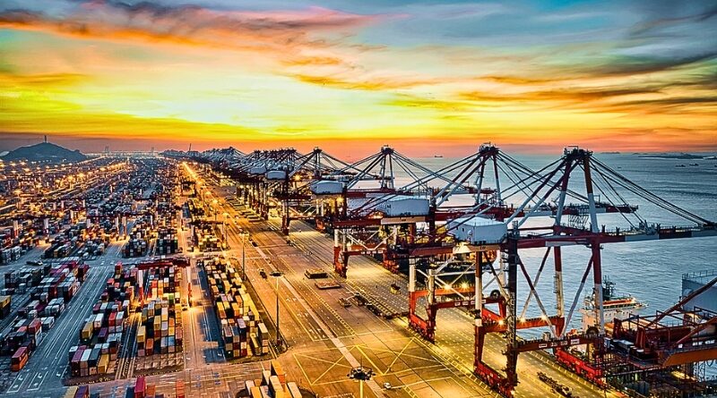 La segunda economía mundial muestra resiliencia frente a tensiones comerciales y crisis inmobiliaria, aunque advierten riesgos en demanda interna y aranceles