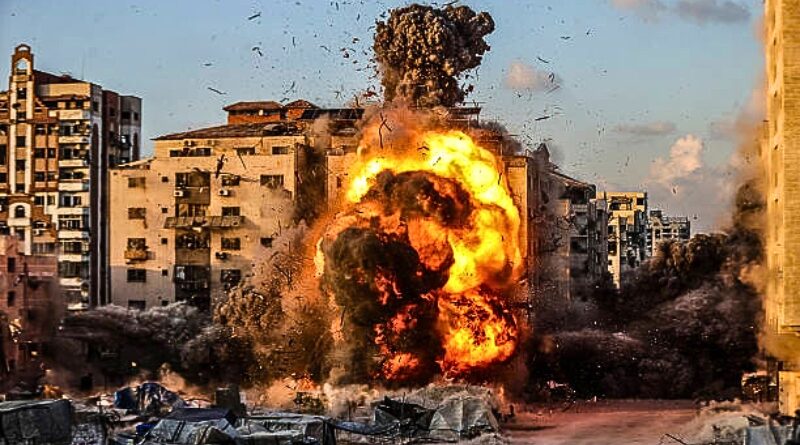 Los bombardeos dejaron 87 muertos y más de 400 heridos; Naciones Unidas advierte que el desplazamiento forzoso agravará la hambruna en Gaza.