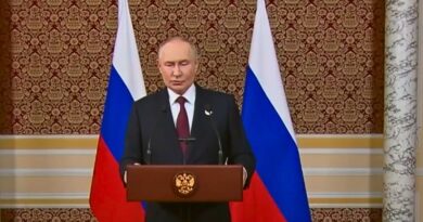 El presidente ruso cuestiona la autoridad del Comité Nobel, sugiere que Trump merece reconocimiento por sus esfuerzos de paz y destaca avances en Gaza.