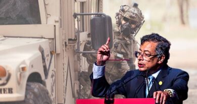 El presidente colombiano rechaza la idea de una “paz por fuerza” y advierte que este enfoque solo perpetúa la guerra, mientras crece la tensión con Washington.