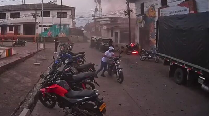 Petro condena el atentado en Balboa, señala a disidencias de las FARC y anuncia acciones internacionales mientras critica operativos de EE.UU. en la región.