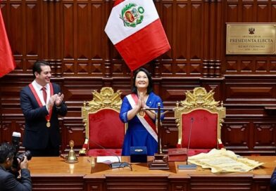 La líder de Fuerza Popular juró el cargo para el período 2026-2031, convirtiéndose en la primera mujer en llegar al poder por voto popular en el país.